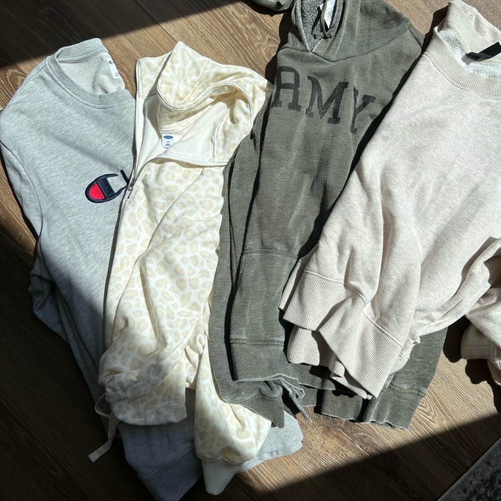 4 pack sweatshirt bundle!